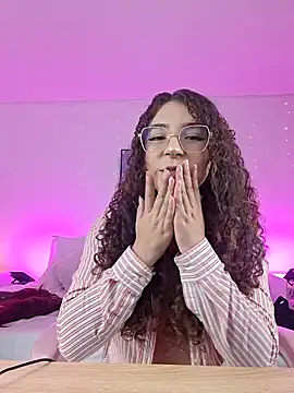 Snapshot of hannacutegod chatting on 09.19.25 hannacutegod online show from 09.19.25