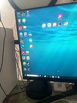 Azyrrgg online show from 10.16.25