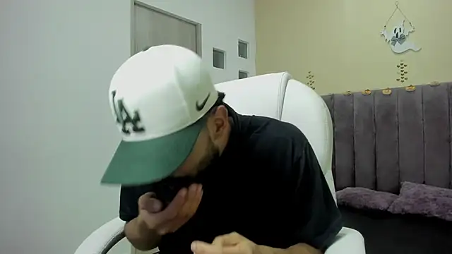 Snapshot of Ryan_Jackson_ chatting on 10.27.25 Ryan Jackson  online show from 10.27.25