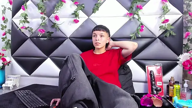 Snapshot of Megan_Thompson_ chatting on 09.26.25 Megan Thompson  online show from 09.26.25