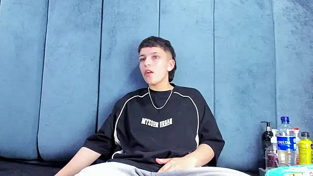 Megan Thompson  online show from 03.06.26