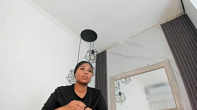 Snapshot of keyla_mejia chatting on 06.25.26 keyla mejia online show from 06.25.26