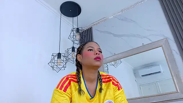 Snapshot of keyla_mejia chatting on 06.27.26 keyla mejia online show from 06.27.26