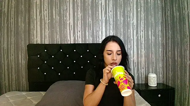 Alicee Moonn online show from 04.27.26