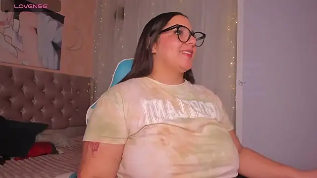 Snapshot of artemisa19 chatting on 11.13.25 artemisa19 online show from 11.13.25