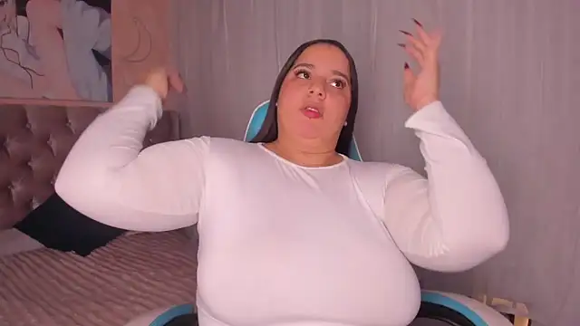 Snapshot of artemisa19 chatting on 11.15.25 artemisa19 online show from 11.15.25