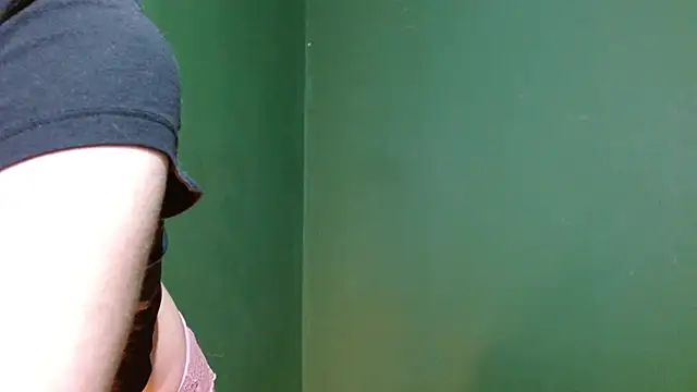 Roxiehood online show from 09.12.25