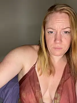 Snapshot of ChiliRoja chatting on 09.17.25 ChiliRoja online show from 09.17.25