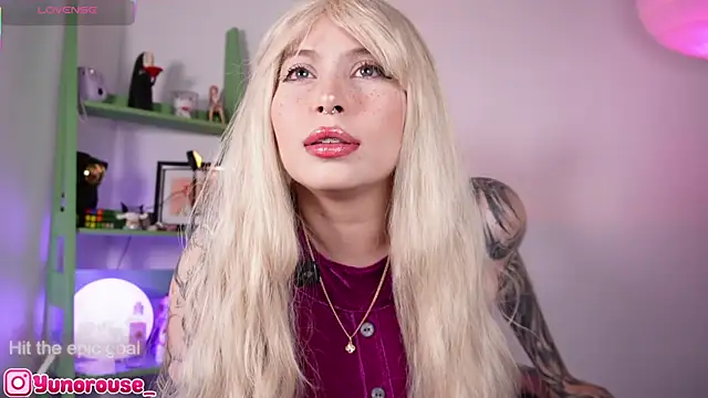 YunoRose  online show from 10.18.25