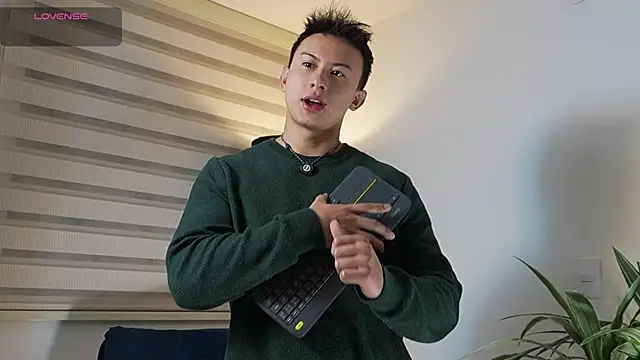 Snapshot of DeusbelliS chatting on 09.11.25 DeusbelliS online show from 09.11.25