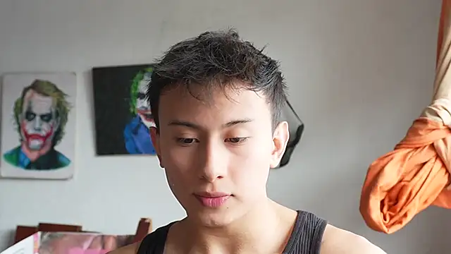 Snapshot of DeusbelliS chatting on 10.05.25 DeusbelliS online show from 10.05.25