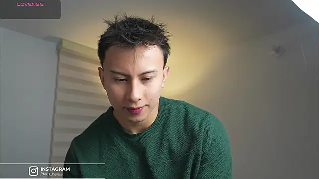 Snapshot of DeusbelliS chatting on 10.21.25 DeusbelliS online show from 10.21.25