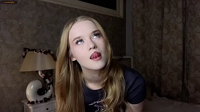 Emma Frosty online show from 10.24.25