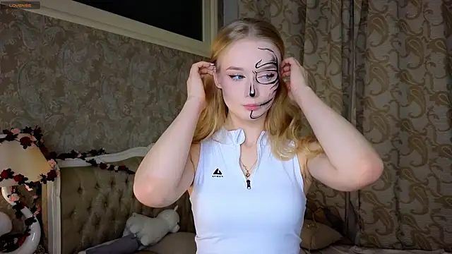 Emma Frosty online show from 10.31.25