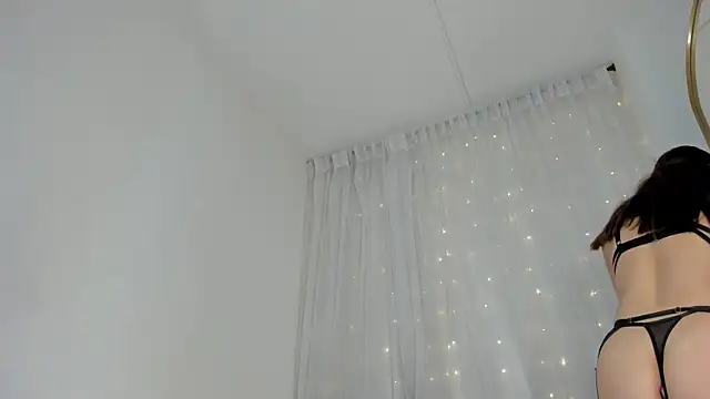 Snapshot of kyany_ chatting on 09.18.25 kyany online show from 09.18.25