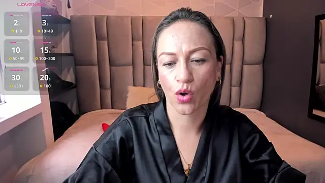 Charlot milf online show from 10.01.25