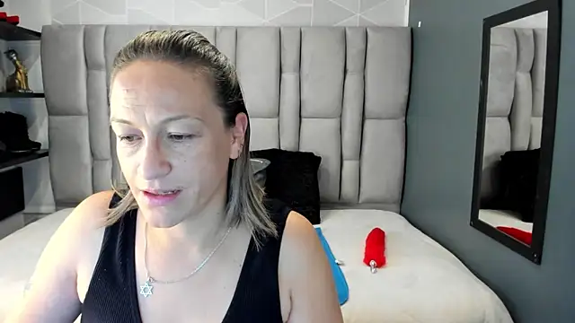 Charlot milf online show from 02.28.26