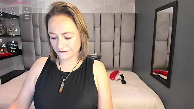 Snapshot of Charlot_milf chatting on 05.30.26 Charlot milf online show from 05.30.26