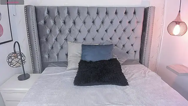 Anya Belth online show from 10.26.25