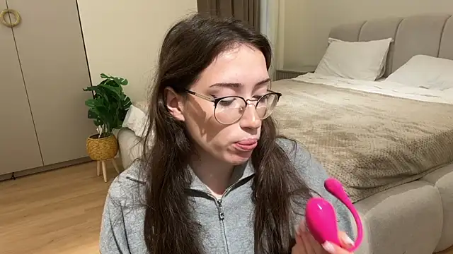 Snapshot of Kelly_Berry__ chatting on 09.29.25 Kelly Berry   online show from 09.29.25