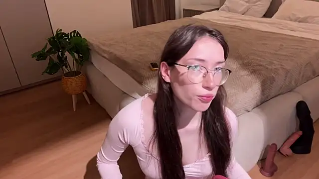 Snapshot of Kelly_Berry__ chatting on 10.16.25 Kelly Berry   online show from 10.16.25