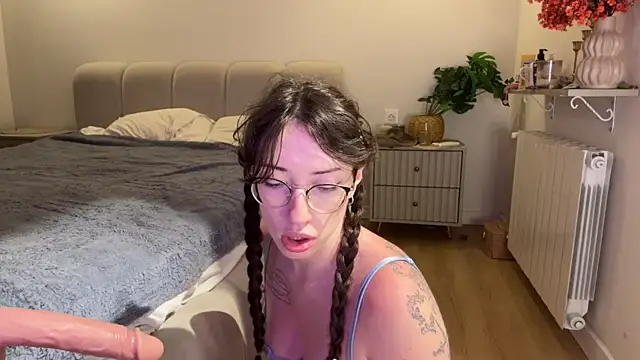 Kelly Berry   online show from 06.25.26