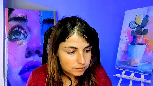 Snapshot of MartaEdams chatting on 10.21.25 MartaEdams online show from 10.21.25
