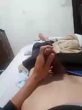 Snapshot of pintoggggggggggg chatting on 10.28.25 pintoggggggggggg online show from 10.28.25