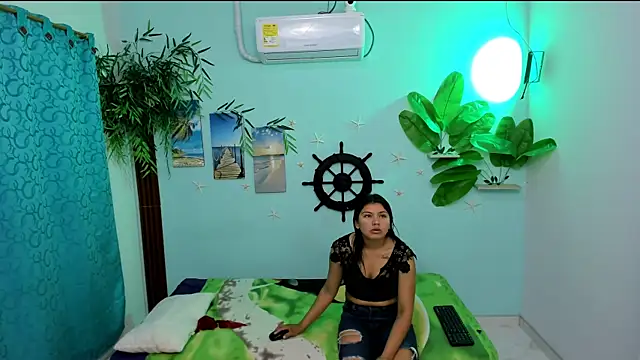 Snapshot of eladyrous98 chatting on 09.24.25 eladyrous98 online show from 09.24.25