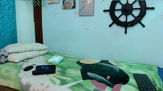 Snapshot of eladyrous98 chatting on 10.08.25 eladyrous98 online show from 10.08.25