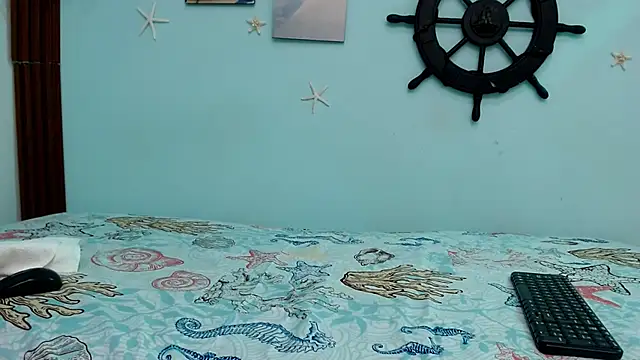 Snapshot of eladyrous98 chatting on 10.11.25 eladyrous98 online show from 10.11.25