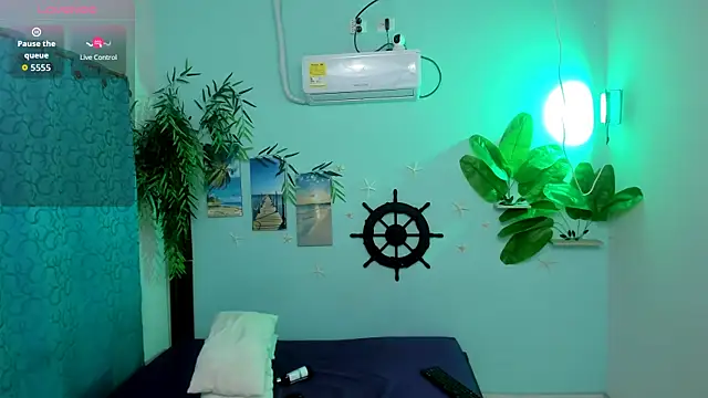 Snapshot of eladyrous98 chatting on 11.03.25 eladyrous98 online show from 11.03.25