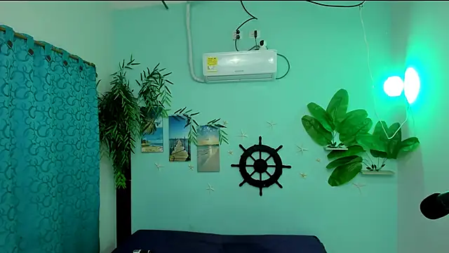 Snapshot of eladyrous98 chatting on 11.07.25 eladyrous98 online show from 11.07.25