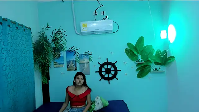 Snapshot of eladyrous98 chatting on 11.08.25 eladyrous98 online show from 11.08.25