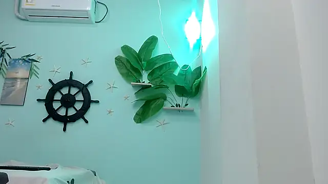 Snapshot of eladyrous98 chatting on 11.21.25 eladyrous98 online show from 11.21.25