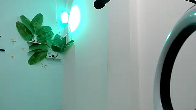 Snapshot of eladyrous98 chatting on 11.26.25 eladyrous98 online show from 11.26.25