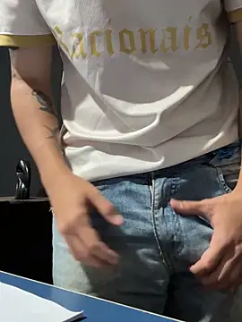 Snapshot of Purplex420 chatting on 11.01.25 Purplex420 online show from 11.01.25