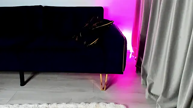 Snapshot of SluttyMaddy chatting on 11.13.25 SluttyMaddy online show from 11.13.25