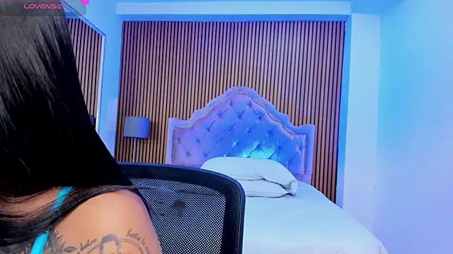 SelenaStonne online show from 11.14.25