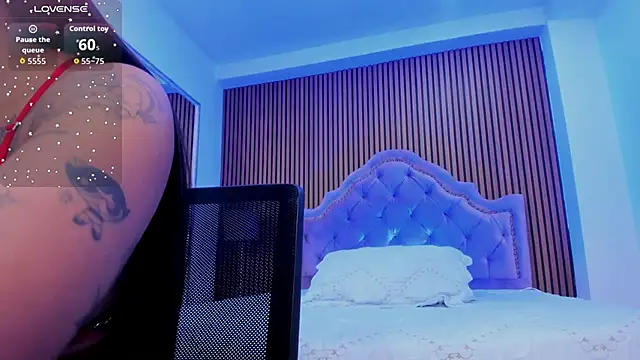 SelenaStonne online show from 11.22.25