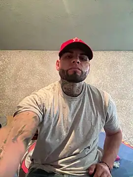 Snapshot of crazybarber69 chatting on 11.21.25 crazybarber69 online show from 11.21.25