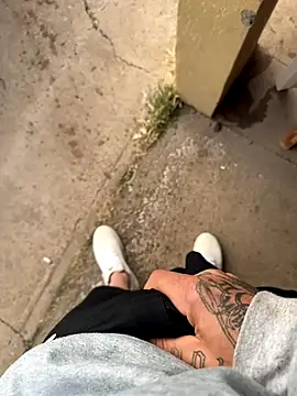 Snapshot of crazybarber69 chatting on 12.02.25 crazybarber69 online show from 12.02.25