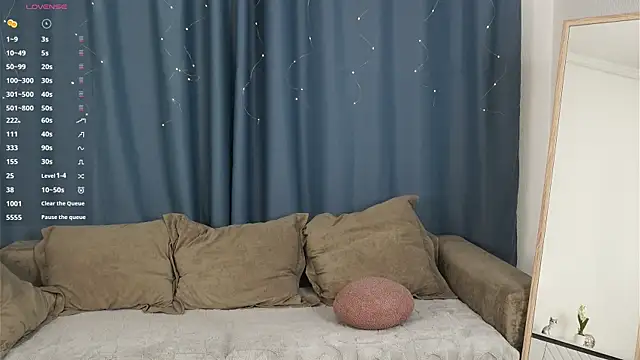 Snapshot of TaiteFairfield chatting on 11.04.25 TaiteFairfield online show from 11.04.25