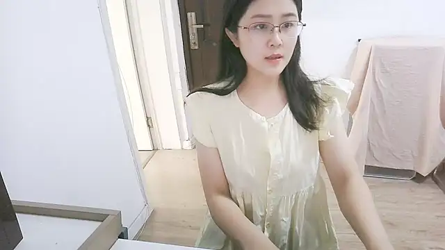 Snapshot of 98bunny chatting on 06.18.26 98bunny online show from 06.18.26