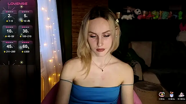 Snapshot of Belle_Vill3575 chatting on 11.04.25 Belle Vill3575 online show from 11.04.25