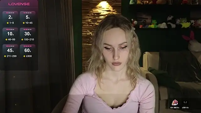 Snapshot of Belle_Vill3575 chatting on 12.05.25 Belle Vill3575 online show from 12.05.25