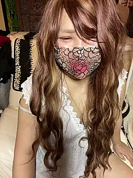 Snapshot of xoxLILxMELOxox chatting on 10.28.25 xoxLILxMELOxox online show from 10.28.25