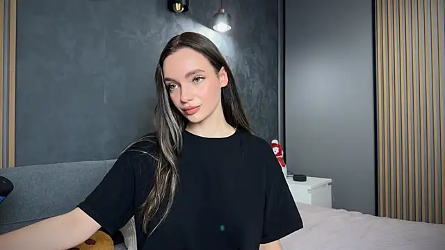 Snapshot of litlle_angelll chatting on 12.14.25 litlle angelll online show from 12.14.25