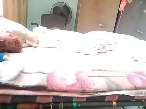 Snapshot of Sassy_Indianbhabi chatting on 12.14.25 Sassy Indianbhabi online show from 12.14.25