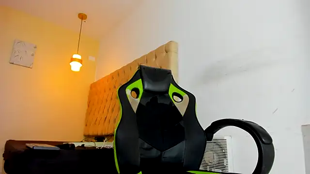 Darkknightx01 online show from 10.16.25